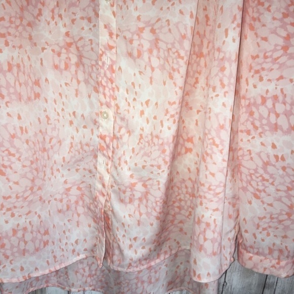 Jaclyn Smith Pink Dot Button Down - Picture 2 of 5